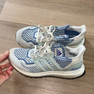 Adidas Ultra Boosts in perfect condition, worn a couple times. Women’s 7.5